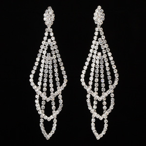 Boucles d'oreilles pendantes plaquées or brillant, style punk, avec chaîne griffe, strass en cristal et pampilles, pour le commerce extérieur euro-américain - Product Image 1