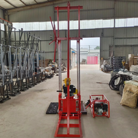 Mini-foreuse portative à essence pour l'échantillonnage de sols avec boîte de vitesses et moteur, profondeur de forage max. 30 m, diamètre 45-110 mm