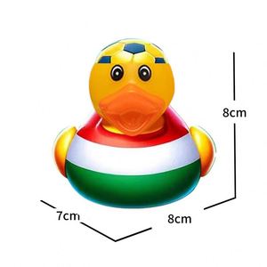 Jouet de bain flottant pour bébé en caoutchouc/vinyle A108 de 3 pouces en forme de canard, avec couleur et logo personnalisés pour bébés - Product Image 3