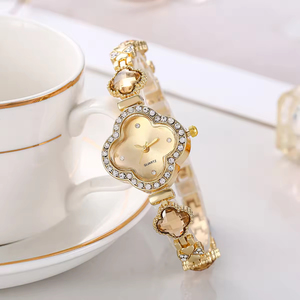 Reloj de Pulsera Elegante y Minimalista para Mujer con Diseño de Trébol de Cuatro Hojas, Movimiento de Cuarzo y Cristal, Accesorio de Moda al por Mayor - Product Image 5
