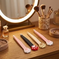 Nouvelles pinces à épiler en acier inoxydable à pointe en forme de patte d'ours pour l'épilation et le modelage des sourcils des femmes, design mignon