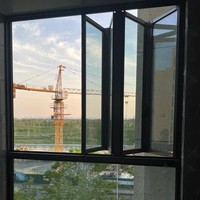 Fenêtre pliante à double vitrage sur mesure avec cadre en aluminium thermolaqué pour projets résidentiels de balcon et de patio
