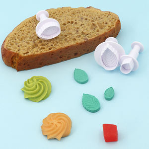 Lot de 3 <span class=keywords><strong>emporte</strong></span>-pièces en forme de feuille de rose, imitation plastique écologique, faciles à utiliser, origine Zhejiang - Product Image 2