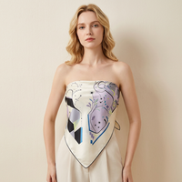 Écharpe en soie triangulaire pour femme, imprimée numériquement, personnalisable avec votre propre design, fabriquée en usine, pour un cadeau de luxe