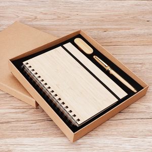 Set de Regalo de Empresa Estilo Madera: Termo al Vacío, Cuaderno A5 de Tapa Dura, Bolígrafo Roller de Metal, Llavero y Caja de Papel Kraft - Product Image 3