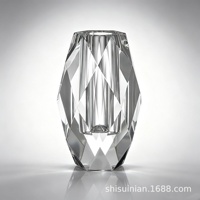 Vase en cristal K9 à facettes géométriques, centre de table de luxe léger pour arrangements floraux ; Forme unique, bord biseauté, personnalisé