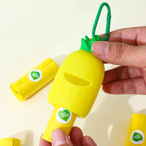 Dispensador de bolsas para excrementos de perros Pineapple, biodegradable, portátil, para uso en exteriores. - Product Image 3