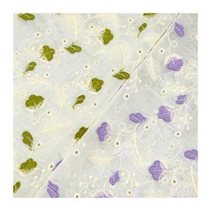 의류를위한 <span class=keywords><strong>Tencel</strong></span> 직물 다채로운 입체 꽃 자수 친환경 우유 실크 실 레이스 전폭 - Product Image 5