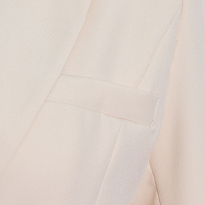 Sf 24t268 פטצ 'עבודה אישה בלייזר פוליאסטר אלגנטי נשים חליפות המותניים מתכווננות דש בז' נשים - Product Image 3