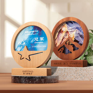 Medaglia Premio in Legno Personalizzata per Riconoscimenti Studenteschi ed Eventi Scolastici - Product Image 5