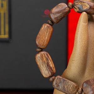 Bracelet en bois d'agar naturel pour homme, taille moyenne, perles d'oud presque enfoncées, bijoux Feng Shui faits à la main, vente en gros - Product Image 3