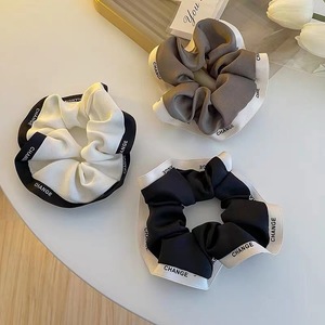 Bphne mejor selección personalizada marcas famosas Malla tela letra blanco y negro pelo Scrunchie - Product Image 1