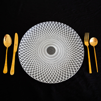 Assiette de présentation en verre rose ZK240077, motif diamant en relief, assiette ronde pour décoration de table de mariage, fête, banquet