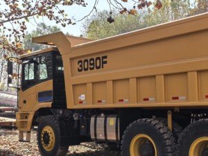 Camión Minero de Volteo de Cuerpo Ancho para Trabajo Pesado con Capacidad de Carga de 60 Toneladas SEM3090F - Product Image 2