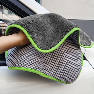 Serviette de lavage auto 40x40cm en tissu torsadé tressé avec bordure verte pour le nettoyage des bulles et utilisation comme torchon - Product Image 1