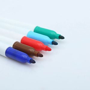 Marcadores de Pizarra Blanca Borrables de 12 Colores con Clip y Logotipo Personalizado - Bolígrafos Personalizados al por Mayor para Oficina y Escuela - Product Image 3