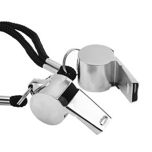 Sifflet en métal personnalisé avec logo Hollande et cordon - Product Image 3