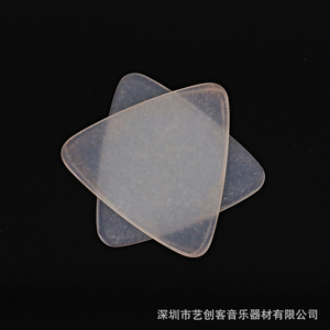 Púa de guitarra Dongguan Yichuangke de plástico con acabado mate para instrumentos de cuerda - Product Image 2