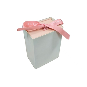 Boîte à bijoux élégante personnalisée en carton rose en forme de livre, <span class=keywords><strong>emballage</strong></span> cadeau avec gaufrage, laminage mat, revêtement UV, matériaux recyclés - Product Image 1