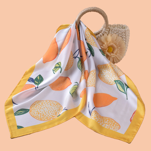 Écharpe en <span class=keywords><strong>soie</strong></span> imitation personnalisée avec logo pour femmes - Écharpe carrée en satin de polyester brillant à imprimé citron italien, douce et soyeuse - Product Image 5