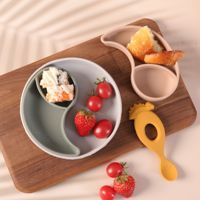 2024 sans Bpa ventouse bol assiette bavoir couverts bavoir bol cuillère ensemble vaisselle bol assiettes enfants silicone bébé ensemble