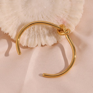 Kararmaz ücretsiz takı bilezik <span class=keywords><strong>Knot</strong></span> 18K altın kaplama düğüm bilezik bileklik paslanmaz çelik manşet bilezik bileklik kadınlar için - Product Image 6