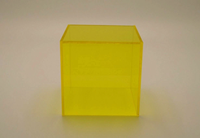 Cubes d'affichage en acrylique translucide colorés en gros sur mesure support de boîte d'organisation en plexiglas carré pour étui de magasin de détail