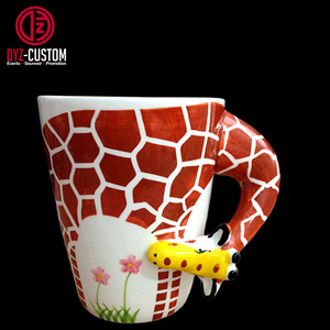 Tazas de cerámica en forma de jirafa, tazas de café de animales en 3D, pintadas a mano - Product Image 1
