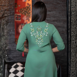 Vestido Largo Informal de Lino Verde de Lujo, Duradero y de Alta Calidad, con Bordado Floral, para Mujer - Product Image 2