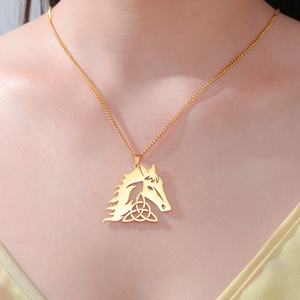 สร้อยคอหัวม้าสแตนเลสขายส่งสำหรับผู้ชายและผู้หญิง ชุบทอง 18k จี้รูปสุนัขจิ้งจอกแบบกลวง - Product Image 6