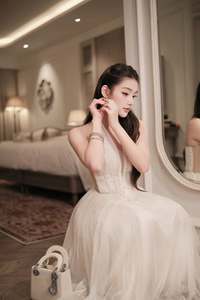 Robe de Demoiselle d'Honneur Quotidienne à Fleurs 3D, Vente en Gros OEM, Élégante Robe Femme Épaules Dénudées en Dentelle Tissée Plissée en Tulle Coupe A-Line Respirante - Product Image 5