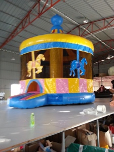Casa Inflable de PVC con Forma de Caballo para Niños, Uso Comercial en Parques de Aventuras, 4M X 5M, Capacidad de 500Kg para Diversión al Saltar - Product Image 2