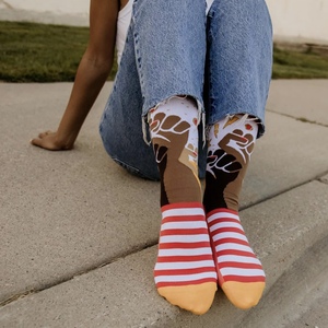 Thời Trang Sọc Vớ Thể Thao Cho Phụ Nữ Giản Dị Dễ Thương Cổ Điển Crew Vớ Tất Cả Các Mùa Vớ Cho Phụ Nữ Chấp Nhận Biểu Tượng Tùy Chỉnh Grip - Product Image 4