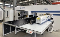 Machine de poinçonnage à tourelle de fabrication professionnelle, presse à poinçonner CNC, presse à poinçonner à tourelle CNC automatique, vente directe d'usine