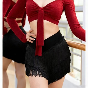 Jupe courte rouge bordeaux à franges pour danse latine et <span class=keywords><strong>salsa</strong></span>, idéale pour les adolescentes, les soirées dansantes, les festivals, les raves, et comme tenue de scène sexy pour femmes. - Product Image 5
