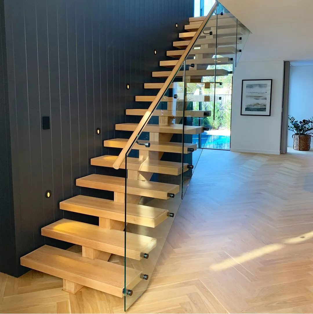 Alucasa Modern Design Interior Straight Wooden Floating Stair Tread Steps and Tempered Glass Panel Railing