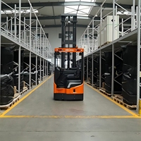 Chariot élévateur électrique 2.0T, chariot élévateur à fourche pour allées étroites, chariot élévateur à levage élevé, chariot élévateur de stockage assis, batterie au lithium en option