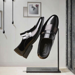 Chaussures habillées en cuir Oxford confortables pour hommes, mocassins décontractés à enfiler pour le bureau et la marche, élégants pour le printemps - Product Image 2