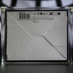 Boîte de présentation en acrylique personnalisée SYP pour booster box League of Legends Riftbound, compatible avec les versions chinoises Spiritforged, avec couvercle magnétique en acrylique. - Product Image 3