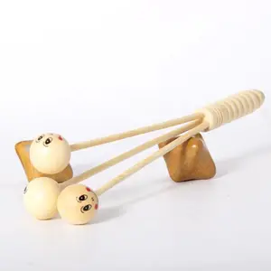 Martillo de masaje de madera con cara sonriente bonita Martillo de meridianos multifuncional de dibujos animados - Product Image 1