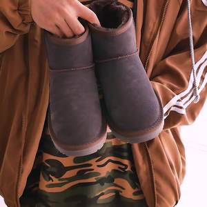 Nouvelles bottes de neige en cuir véritable pour hommes 2025, doublure en fourrure chaude, épaisses, antidérapantes, chaussures d'hiver pour l'extérieur - Product Image 1