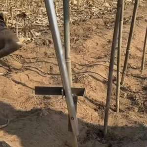 Piqueur et piqueur de poteaux manuel robuste en acier galvanisé pour une installation au sol efficace - Product Image 5