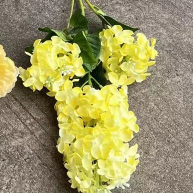 3 têtes d'hortensia lilas jaune