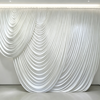 Rideau de fond de scène de mariage blanc de luxe sur mesure, draperie en satin pour la décoration et les fournitures de mariage