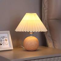 Lampe de table LED moderne et simple en céramique avec plis en tissu, alimentation USB, veilleuse de chambre, cadeau décoratif, lampe de chevet haut de gamme