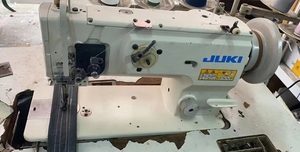 Machine à coudre industrielle JUKI 1541 d'occasion, point noué, pour cuir, avec transport par patin, 6000 points/min, vente en gros - Product Image 2
