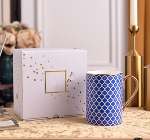 Tasse en Porcelaine Fine Russe de Luxe à Motifs Étoilés avec Poignée Dorée Écologique - Product Image 6