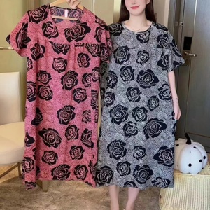 Abito da notte da <span class=keywords><strong>donna</strong></span> in seta <span class=keywords><strong>Oversize</strong></span> abiti Top Cool estivi da casa in raso Hua Er cotone morbido <span class=keywords><strong>pigiama</strong></span> girocollo da spiaggia - Product Image 4