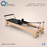 Reformer de Pilates en bois d'érable avec barre en bois massif et support de rangement, entraîneur de core à rail fixe pour studios