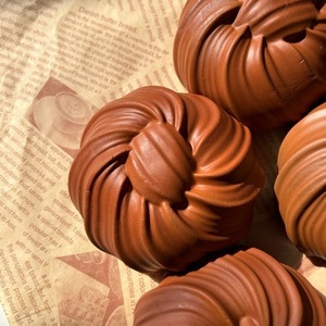 Plastic <b>Squishy</b> Chocolate Flower Roll Slow Rebound Toy Internet Popular Creative Soft and Moist Squeeze Cute - Product Image 3